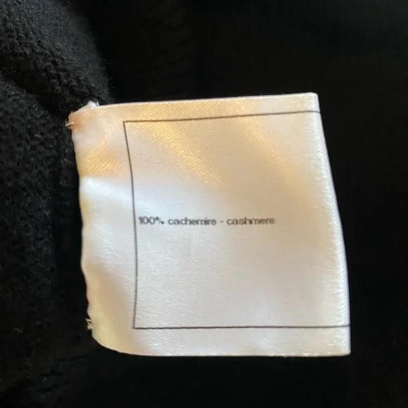 CHANEL Cashmere Sweater